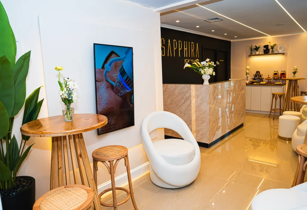 Recepción de la clínica de estética avanzada Sapphira Privé en Providencia