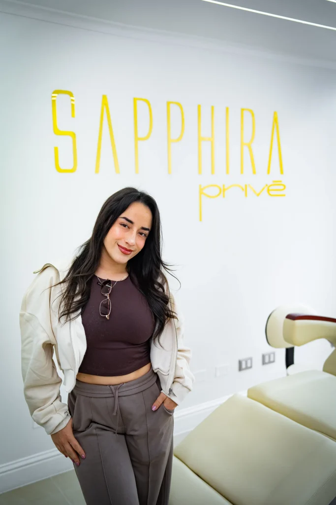 Invitada en la inauguración del centro Sapphira Privé en Providencia